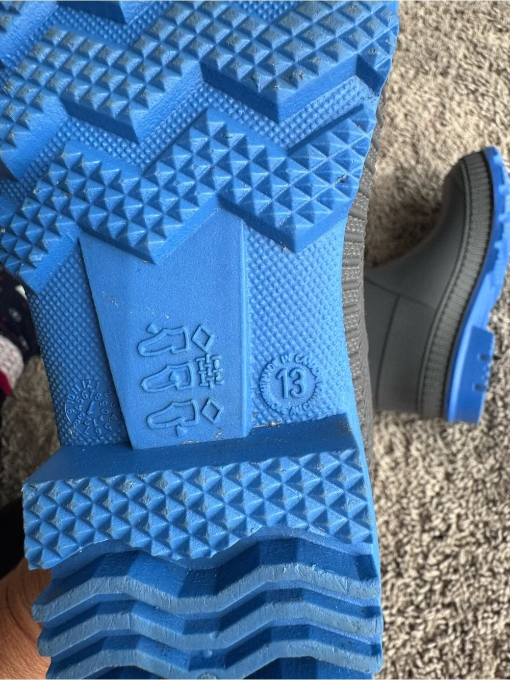 LIKE NEW Kamik Rainboots size 13